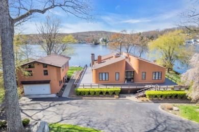 Remodeled 2022 Stunning Modern Lakehouse & guest cottage with a - Lake Home For Sale in Jefferson, New Jersey
