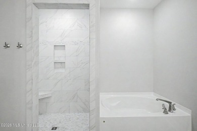 Spacious and beautifully designed 5BR/3BA home in The Enclave at - photo 19