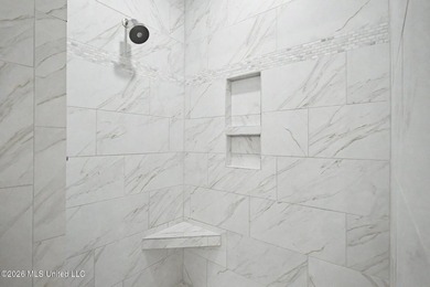 Spacious and beautifully designed 5BR/3BA home in The Enclave at - photo 20