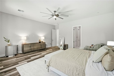Luxury living at its finest! This beautifully upgraded home - photo 4