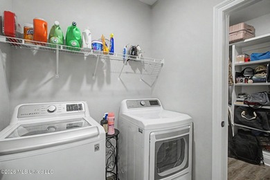 Spacious and beautifully designed 5BR/3BA home in The Enclave at - photo 26