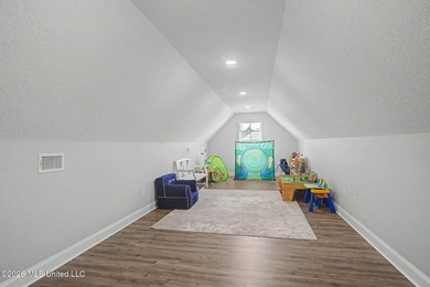 Spacious and beautifully designed 5BR/3BA home in The Enclave at - photo 27