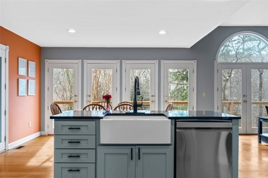 Comfort, privacy and views - Interior Lake Living at Lake Keowee - photo 9