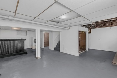 Beautiful large home located minutes away from Lake Phalen. This - photo 33