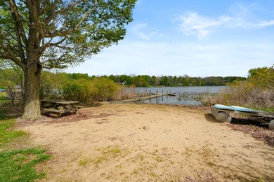 This 3 bedroom 2 bath home has so much to offer...including 165 - photo 34