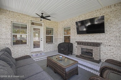 Spacious and beautifully designed 5BR/3BA home in The Enclave at - photo 36