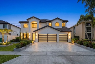 A statement in modern architecture, this stunning Miramar Estate - photo 4