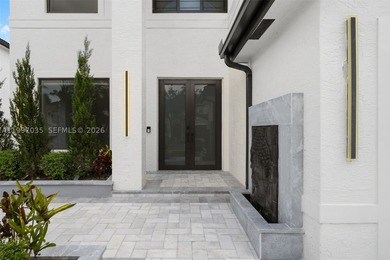 A statement in modern architecture, this stunning Miramar Estate - photo 5