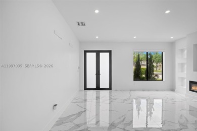 A statement in modern architecture, this stunning Miramar Estate - photo 7