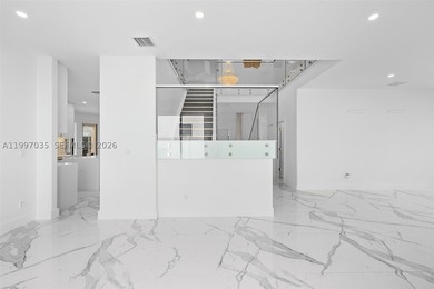 A statement in modern architecture, this stunning Miramar Estate - photo 10