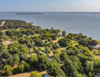 Cedar Creek Lake Acreage For Sale in Kemp Texas