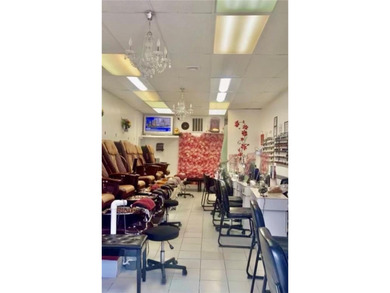 Established nail salon business for sale in Flatbush area. It - photo 1