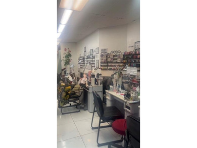 Established nail salon business for sale in Flatbush area. It - photo 7