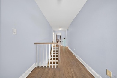 Elegant Colonial Home in the Heart of Roslyn's Prestigious North - photo 12