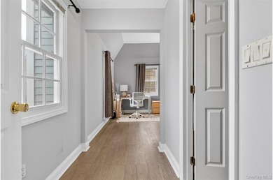 Elegant Colonial Home in the Heart of Roslyn's Prestigious North - photo 13