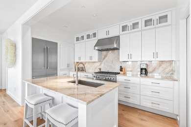 Welcome to the exquisite May Condominium Residence 402, an - photo 7