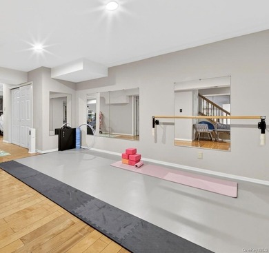 Elegant Colonial Home in the Heart of Roslyn's Prestigious North - photo 25
