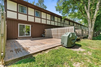 COMPLETELY RENOVATED and move-in ready! This stunning 3-bedroom - photo 25