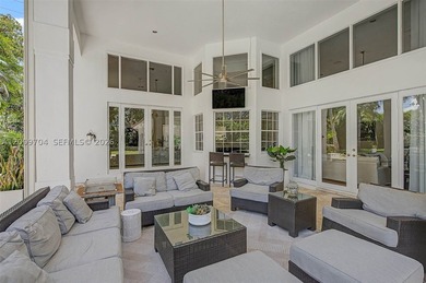 Sophistication meets functionality w/ this spectacular 5 bdrm - photo 27