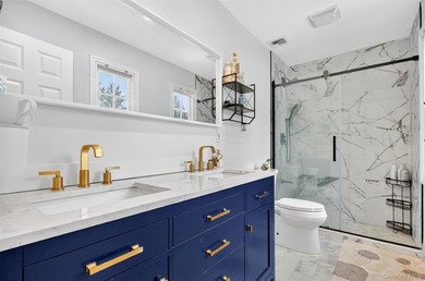 Elegant Colonial Home in the Heart of Roslyn's Prestigious North - photo 27