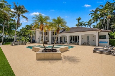 Sophistication meets functionality w/ this spectacular 5 bdrm - photo 29