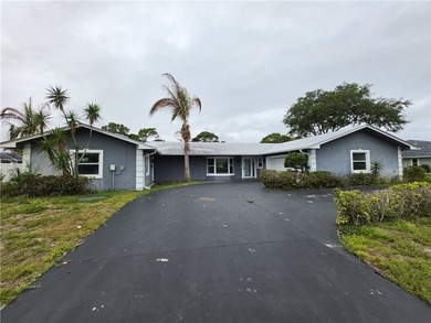 St. Lucie River Townhome/Townhouse Sale Pending in Port Saint Lucie Florida