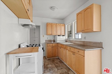 DELIVERED WITH ONE UNIT VACANT! Welcome to 1630 Franklin Street - photo 12