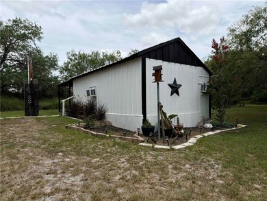 Discover this charming home with a detached guest house in - photo 14