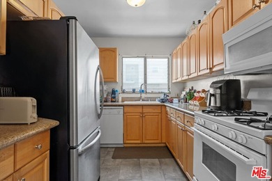 DELIVERED WITH ONE UNIT VACANT! Welcome to 1630 Franklin Street - photo 32