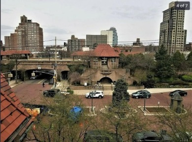 UPDATED STUDIO IN THE HISTORIC STATION SQUARE THAT YOU MAY