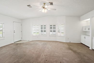 Live the Florida lifestyle in sought-after Barefoot Bay! This 1 - photo 3