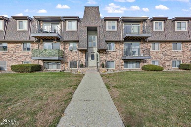 Lake Saint Clair Condo For Sale in Saint Clair Shores Michigan