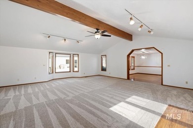 Charming single level, Caldwell home WITH RV PARKING, directly - photo 17