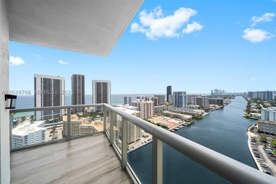 Stunning lower penthouse with incredible 180-degree panoramic - photo 19
