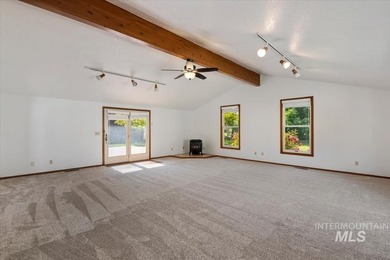 Charming single level, Caldwell home WITH RV PARKING, directly - photo 20