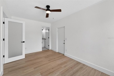 Stunning property opportunity -- 3 bed, 3.5 bath home with a - photo 21