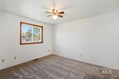 Charming single level, Caldwell home WITH RV PARKING, directly - photo 22