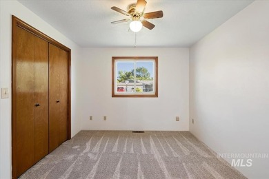 Charming single level, Caldwell home WITH RV PARKING, directly - photo 23