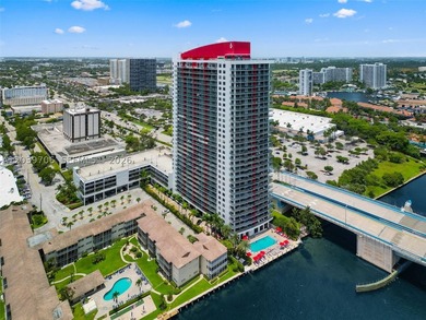 Stunning lower penthouse with incredible 180-degree panoramic - photo 23