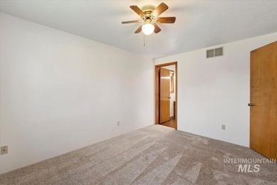 Charming single level, Caldwell home WITH RV PARKING, directly - photo 24
