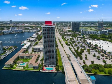 Stunning lower penthouse with incredible 180-degree panoramic - photo 24