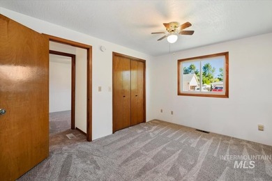 Charming single level, Caldwell home WITH RV PARKING, directly - photo 25