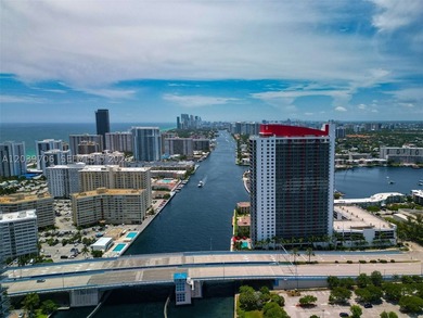 Stunning lower penthouse with incredible 180-degree panoramic - photo 25