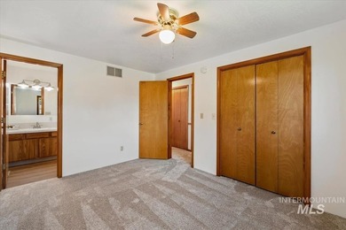 Charming single level, Caldwell home WITH RV PARKING, directly - photo 26