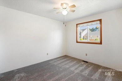 Charming single level, Caldwell home WITH RV PARKING, directly - photo 28