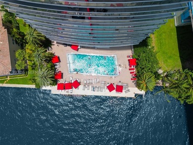 Stunning lower penthouse with incredible 180-degree panoramic - photo 28