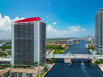 Stunning lower penthouse with incredible 180-degree panoramic - photo 29