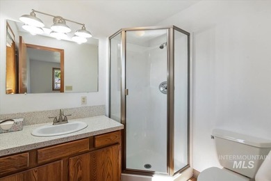 Charming single level, Caldwell home WITH RV PARKING, directly - photo 30