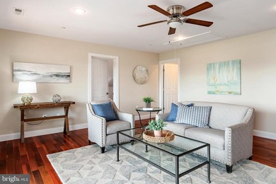 Sunsets, Water Views & Effortless Coastal Living in Hillsmere - photo 33