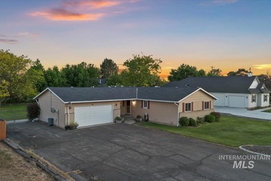 Charming single level, Caldwell home WITH RV PARKING, directly - photo 42